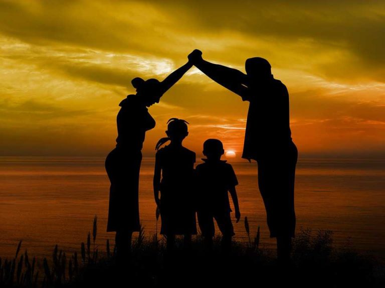 family-1466262_960_720_compressor